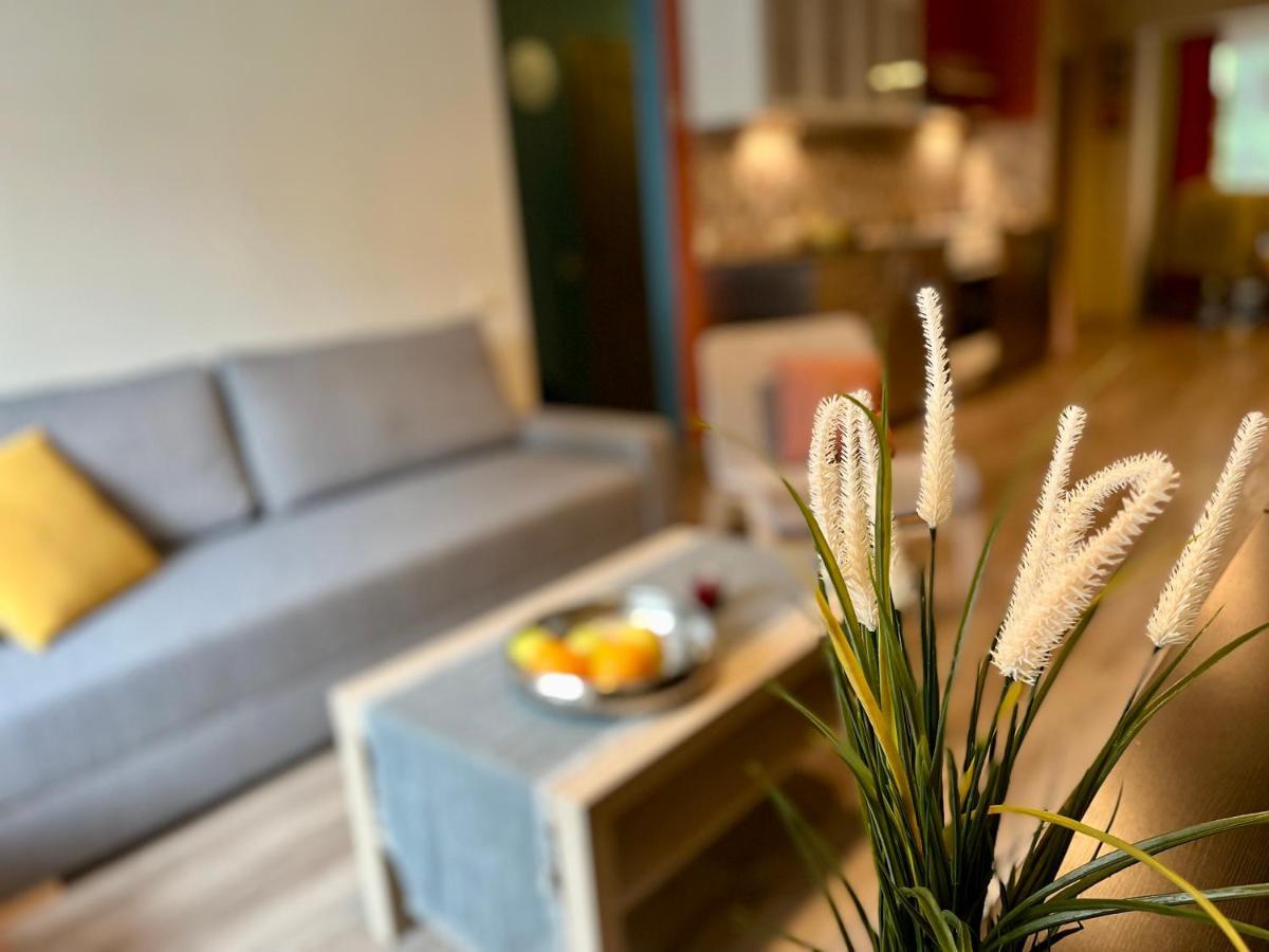 Cozy Vibes Like Home It Is Quiet Apartment With Three Bedrooms Riga Exteriér fotografie