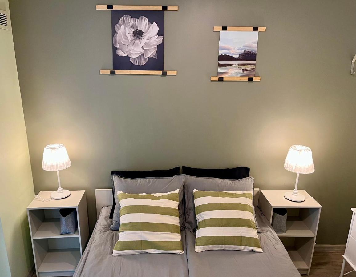 Cozy Vibes Like Home It Is Quiet Apartment With Three Bedrooms Riga Exteriér fotografie